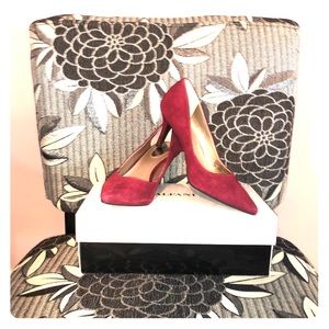 Classic Alfani pumps! Brand new